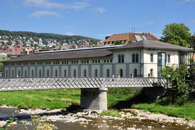 Sihl_in_Zuerich_-_Theaterhaus_Gessnerallee_-_Militaerstrasse_2011-08-12_14-59-28_ShiftN.jpg